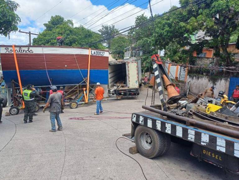 “¡Y se marchó!”: Así fue la odisea para mover a Rosalinda, el velero de El Reparto