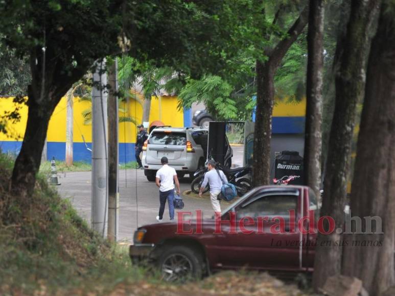 Familia de expresidente Hernández llega a los Cobras, en la que sería su última visita (Fotos)