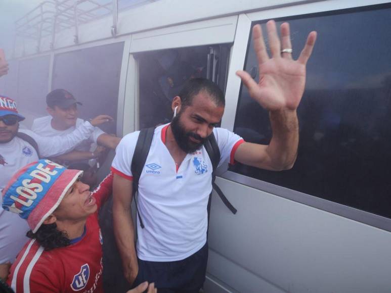 De rojo, blanco y azul se viste el Chelato Uclés para el duelo Olimpia vs Génesis