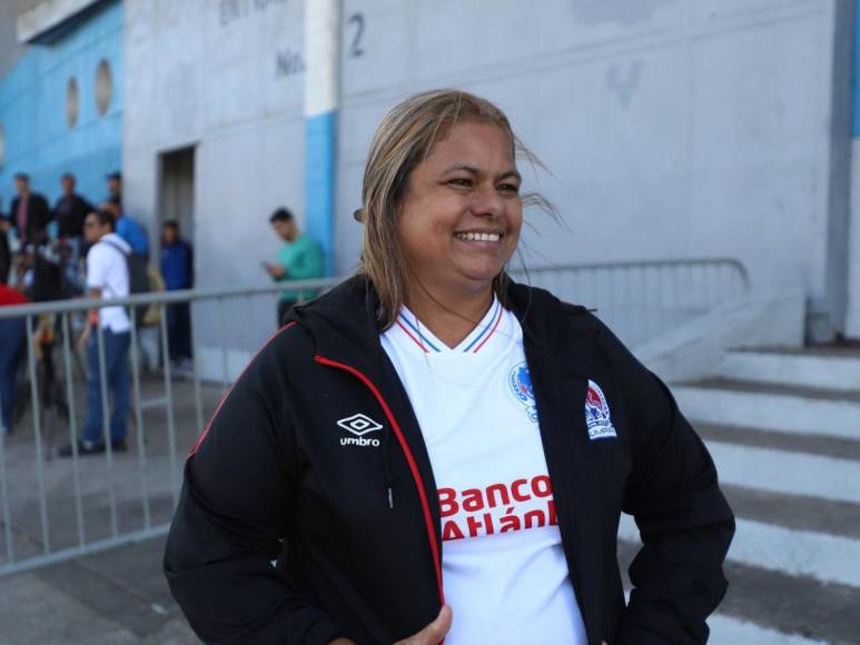 ¡Ya hay filas! Primeros aficionados en llegar a la final Olimpia-Motagua