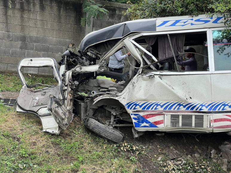 Un hombre muerto y siete heridos: Imágenes del accidente en Choloma