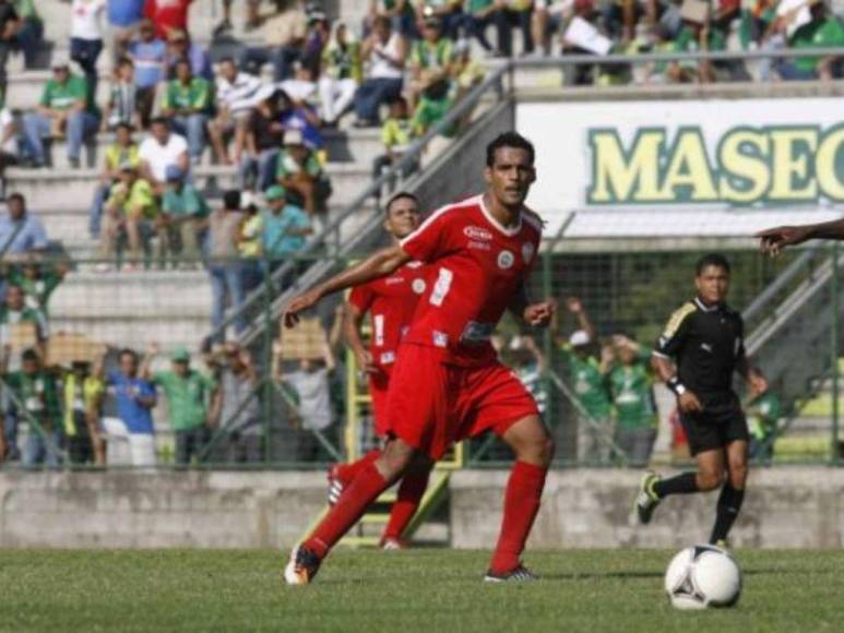 ¿Lo recuerdas? De goleador en Olimpia y Real España a emprendedor y director de academia de fútbol, así es la vida de Everaldo Ferreira