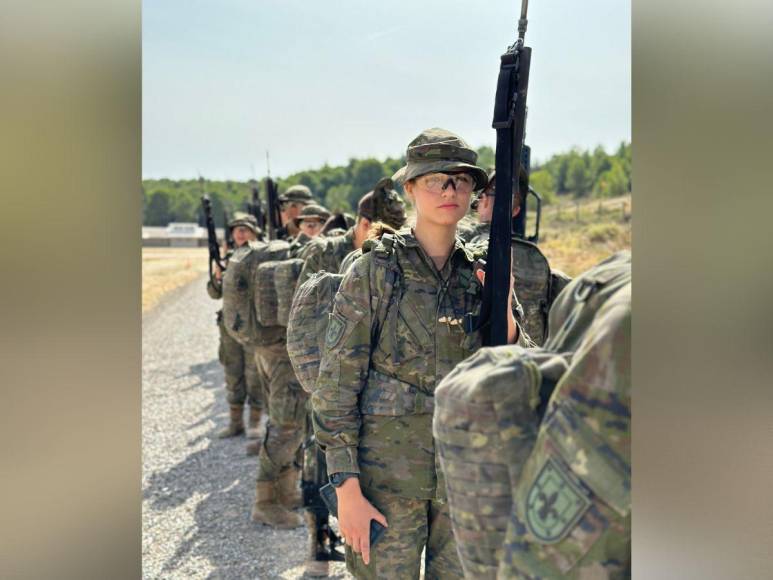 La Princesa Leonor en acción: Primeras fotografías de su instrucción militar