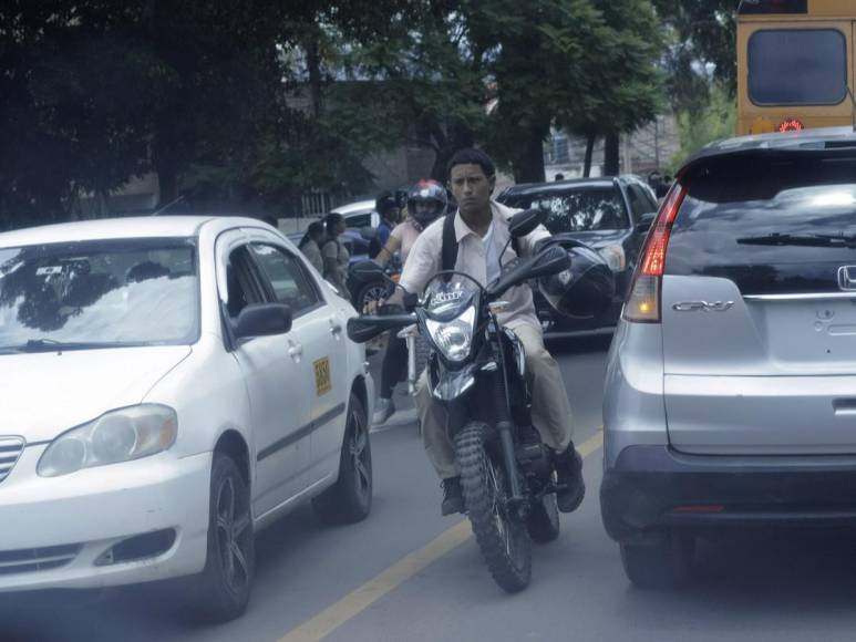 15 consejos para conducir seguro en moto que podrían salvarte la vida