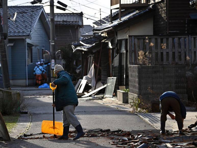 Imágenes del terremoto en Japón, que cobró la vida de al menos 55 personas