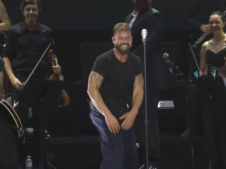 ¡Emotiva sorpresa! Así fue el momento en que los mellizos de Ricky Martin lo sorprenden en pleno concierto