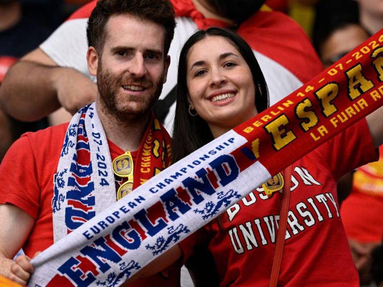 España vs Inglaterra: bellas aficionadas engalanan la final de la Euro 2024