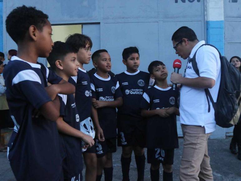 El ambiente, la llegada y la novia: todo listo para el Motagua-Marathón