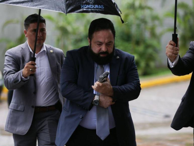 Así llegaron los miembros del CNDS a la reunión en Casa Presidencial