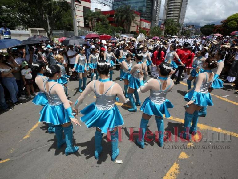 Los cuadros de palillonas que roban suspiros en Desfiles Patrios 2022 (Fotos)