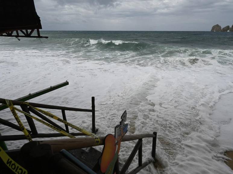 El sur de California bajo alerta mientras el huracán Hilary toma fuerza