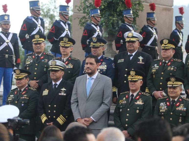 Así fue la ceremonia de izamiento de la Bandera Nacional que inauguró las fiestas patrias