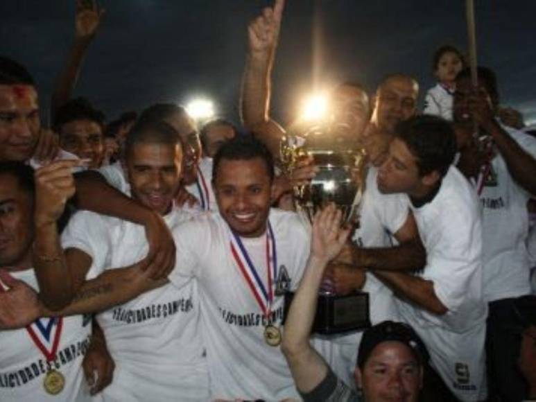 Equipos de fútbol que fueron reconocidos y que desaparecieron como el Vida