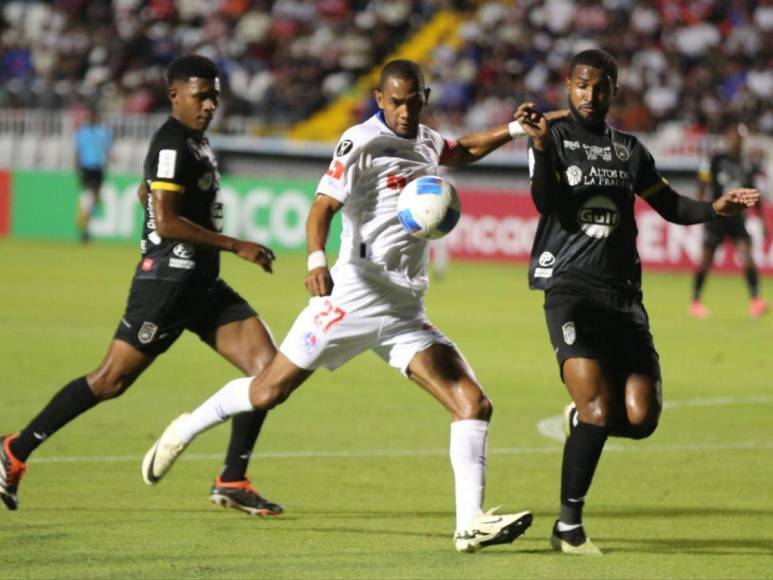 Olimpia arrasa tranquilamente contra el CAI ganando 3-0 en la Copa Centroamericana