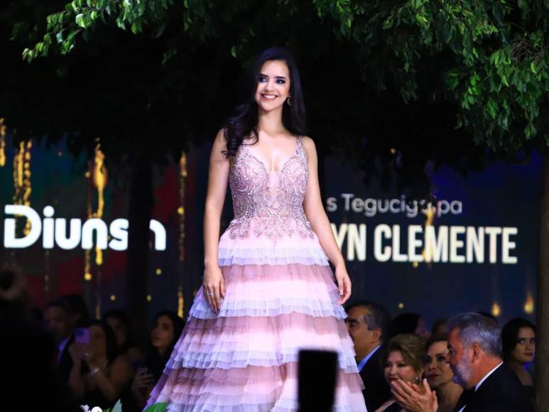 Brillo y sofisticación en el desfile de gala de las concursantes en Miss Honduras Universo 2023