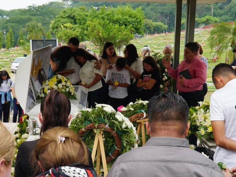 Fotos del funeral de Michelle Viera: estuvo 13 días en coma tras accidente en San Pedro Sula