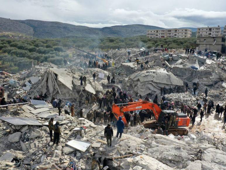 Las 20 imágenes más impactantes del terremoto en Turquía y Siria