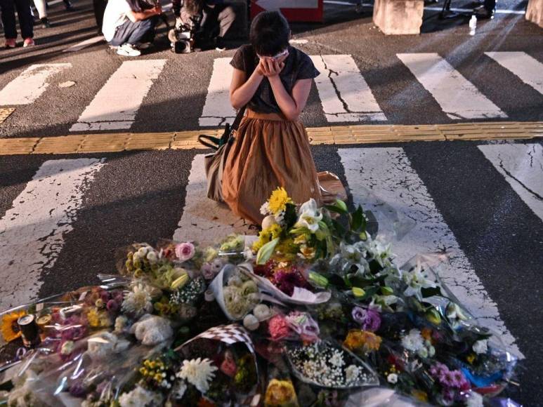 Fotos: lágrimas y luto en Japón tras el asesinato del primer ministro Shinzo Abe