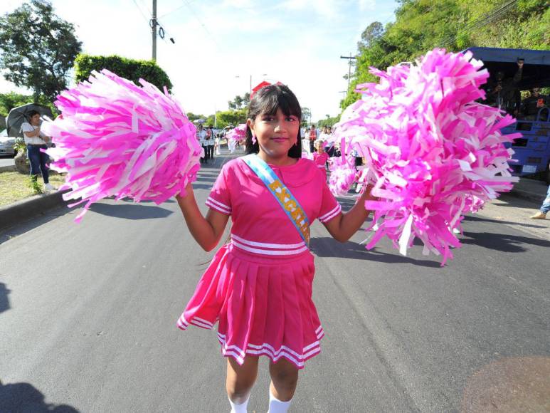 Así resaltaron las palillonas y pomponeras de primaria en las fiestas de independencia 2023