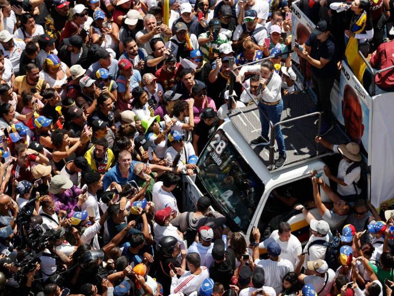 Venezolanos vuelven a las calles e intensifican rechazo al triunfo de Maduro