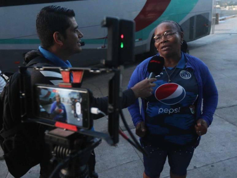 El ambiente, la llegada y la novia: todo listo para el Motagua-Marathón