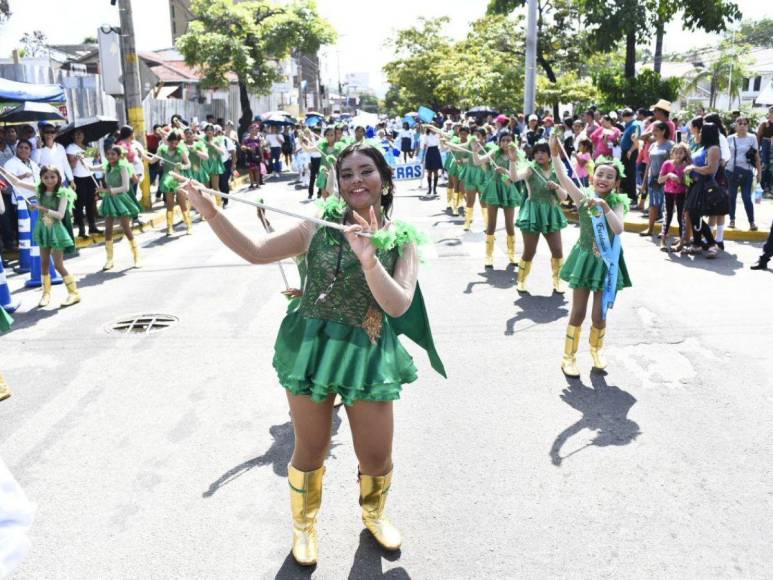 San Pedro Sula celebra con ritmo y color: estudiantes rinden honor a la patria