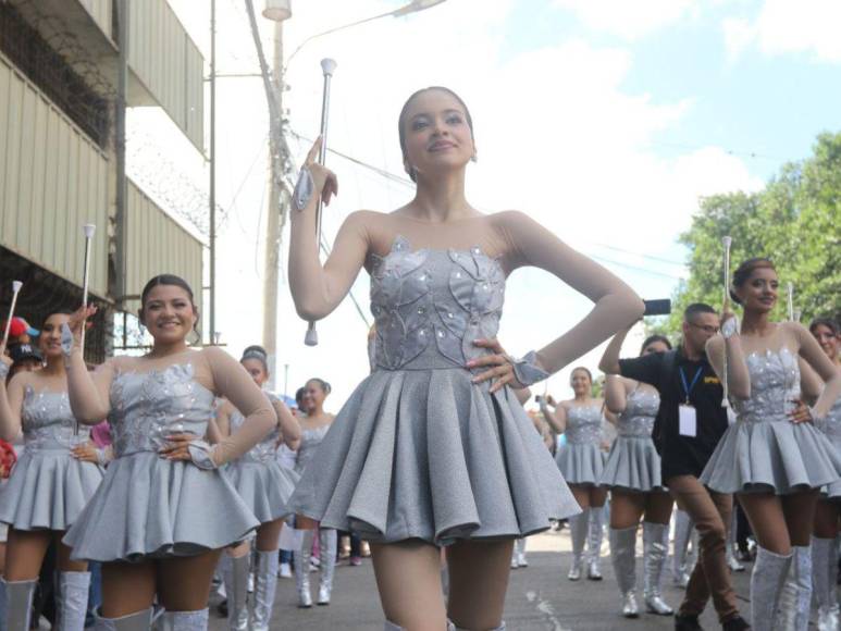 Fiestas Patrias 2023: Instituto Central Vicente Cáceres brilla en los desfiles del 15 de septiembre