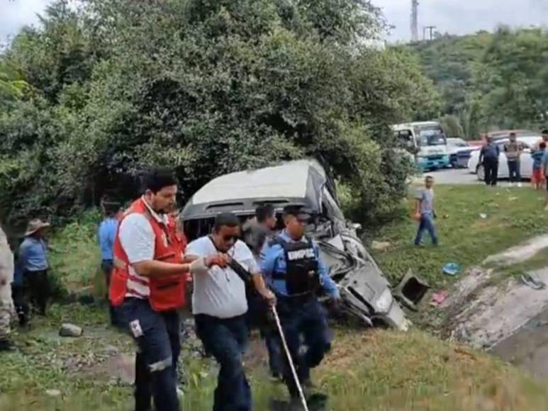 Un hombre muerto y siete heridos: Imágenes del accidente en Choloma