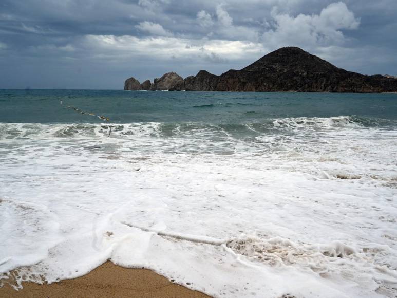 El sur de California bajo alerta mientras el huracán Hilary toma fuerza