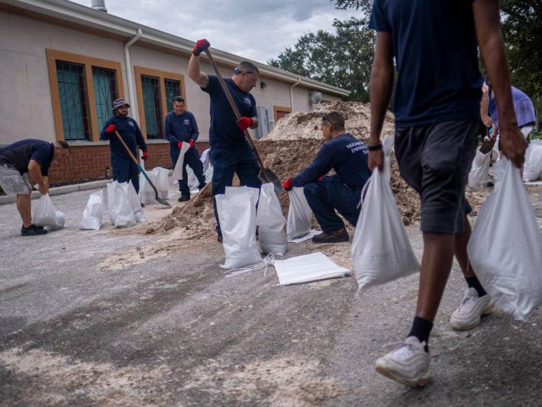 Escenas catastróficas, desaparecidos y marejadas peligrosas: El paso del huracán Ian en Florida, EEUU