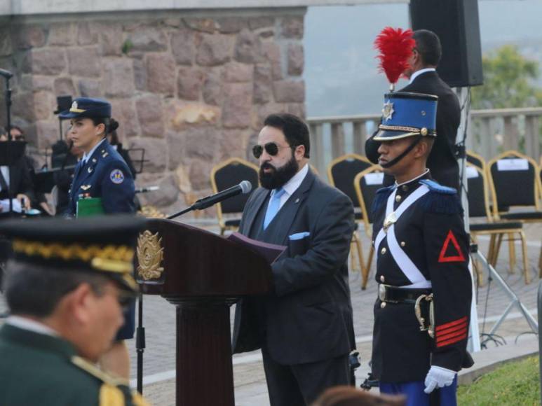 Así fue la ceremonia de izamiento de la Bandera Nacional que inauguró las fiestas patrias