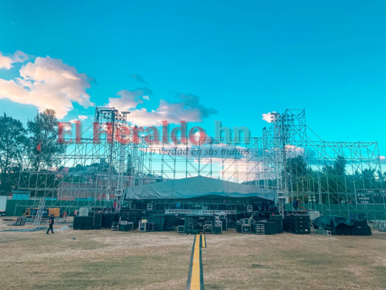 ¡Exclusiva! Así luce el escenario para el concierto de Christian Nodal en Honduras