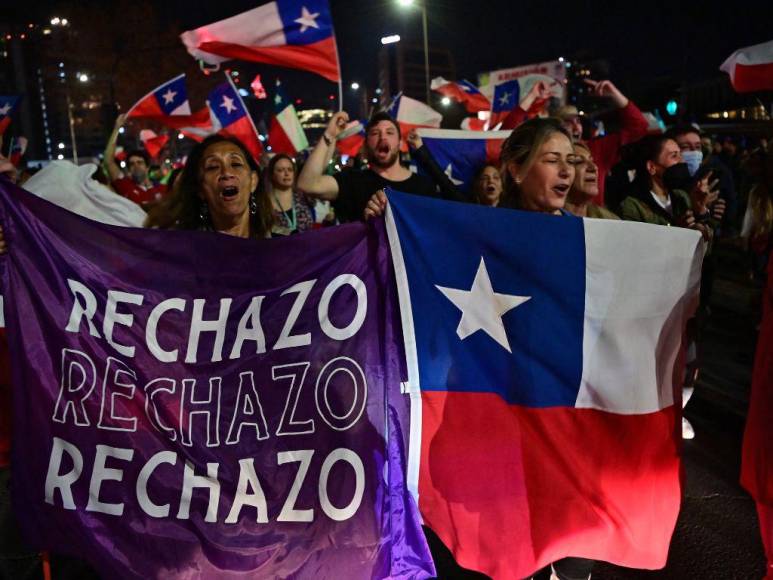 FOTOS: Chile celebra arrollador rechazo a nueva Constitución tras plebiscito de este domingo