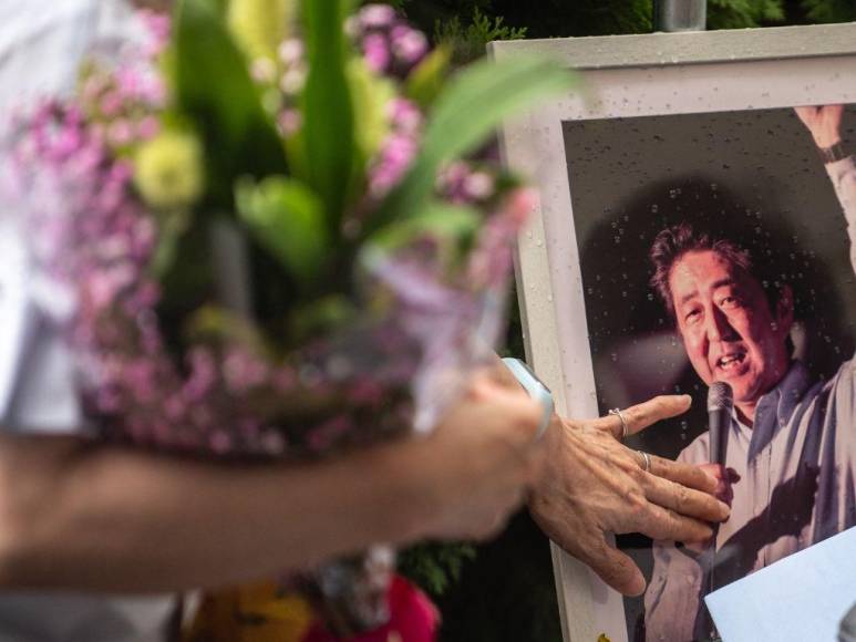 Fotos: lágrimas y luto en Japón tras el asesinato del primer ministro Shinzo Abe