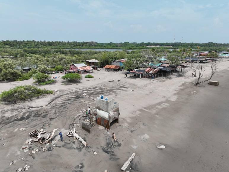 Así se ve desde el cielo cómo el mar se traga comunidades enteras en el sur de Honduras