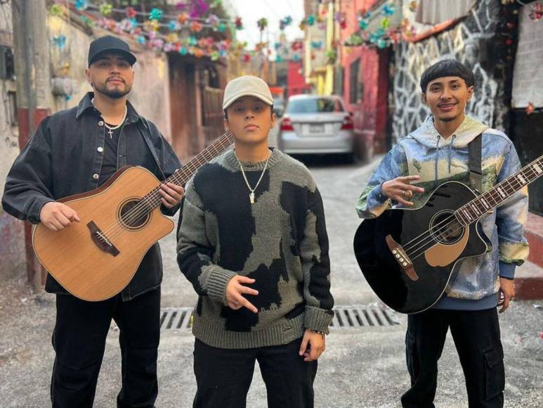 ¿Quiénes son ‘Yahritza y su Esencia’, los artistas que se quejaron de México y de hablar español?