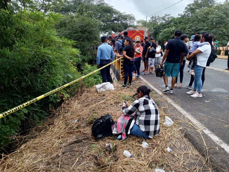 Dolorosas imágenes de accidente en carretera a Olancho: la muerte de bebés y difícil rescate de víctimas