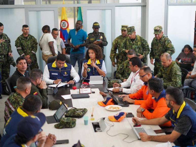 Las imágenes tras el alud de tierra que ya suma 33 muertos en Colombia