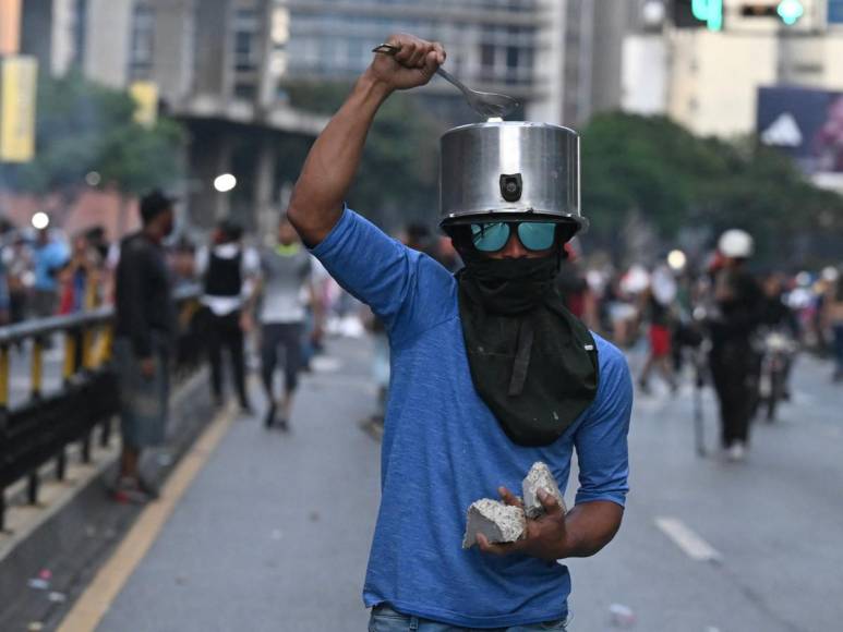 Las impactantes imágenes de las protestas en Venezuela tras reelección de Maduro