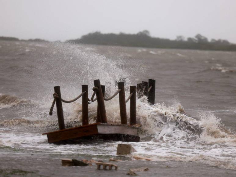 Imágenes del paso de la tormenta tropical Debby en el sureste de EUA