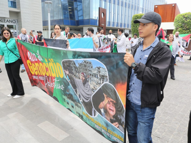 Palestinos residentes en Honduras protestan en la Embajada de Israel