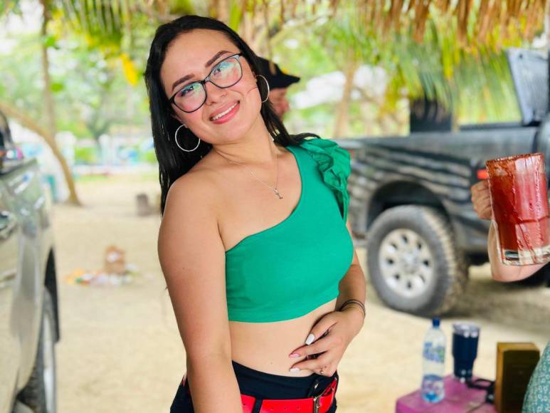 Viajes y lujos presumía Lindy Rodríguez, joven detenida con armas, droga y dinero en Ocotepeque