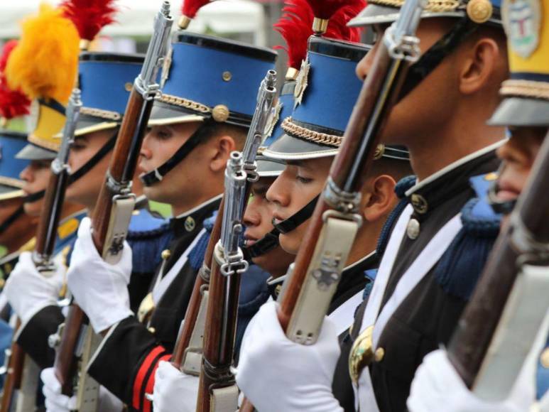 Así desfilaron los cadetes de las Fuerzas Armadas de Honduras en las fiestas patrias 2024