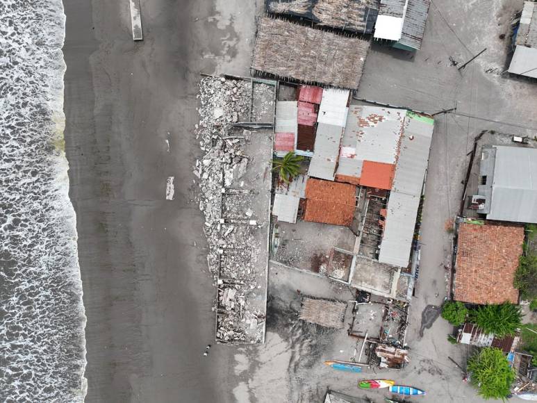 Así se ve desde el cielo cómo el mar se traga comunidades enteras en el sur de Honduras