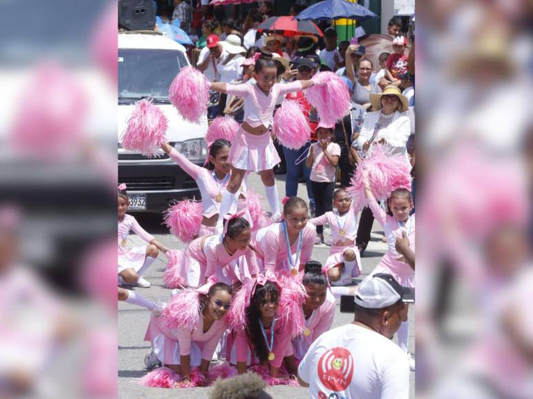 San Pedro Sula celebra con ritmo y color: estudiantes rinden honor a la patria