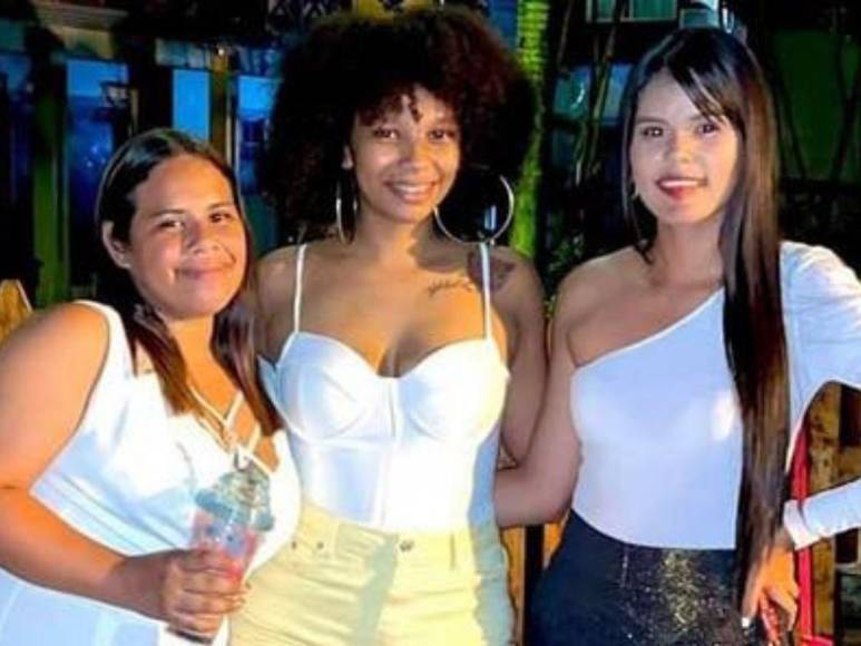 Al interior de vehículo: así fueron encontradas las tres jóvenes en Roatán