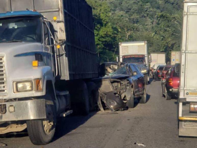 Viaje a fiesta de cumpleaños terminó en tragedia: cinco muertos dejó accidente en Triunfo de la Cruz