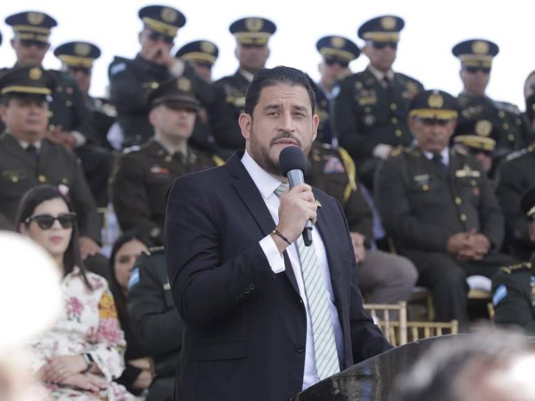 Con demostración de destrezas y entrega de reconocimientos, homenajean a la Policía Militar por su 11 aniversario