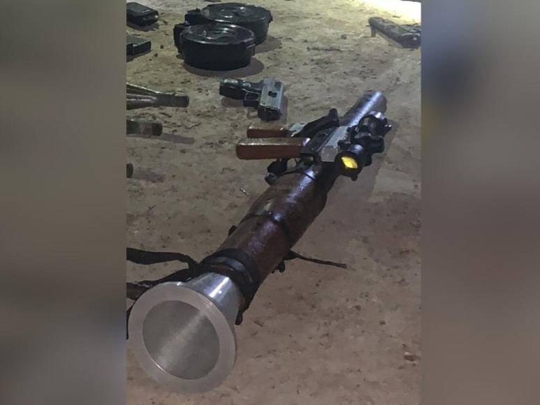 Lanzacohetes ruso y varios fusiles: las armas de guerra de la Pandilla 18 desenterradas en Ciudad España