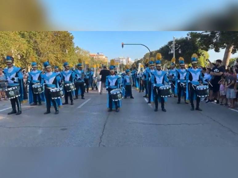 Hondureños conmemoran 202 años de independencia con desfile en Valencia, España